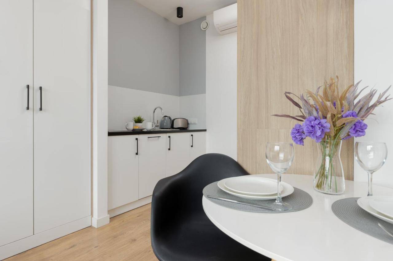 Wola Pet-Friendly Apartments With Ac Slawinska By Noclegi Renters Βαρσοβία Εξωτερικό φωτογραφία